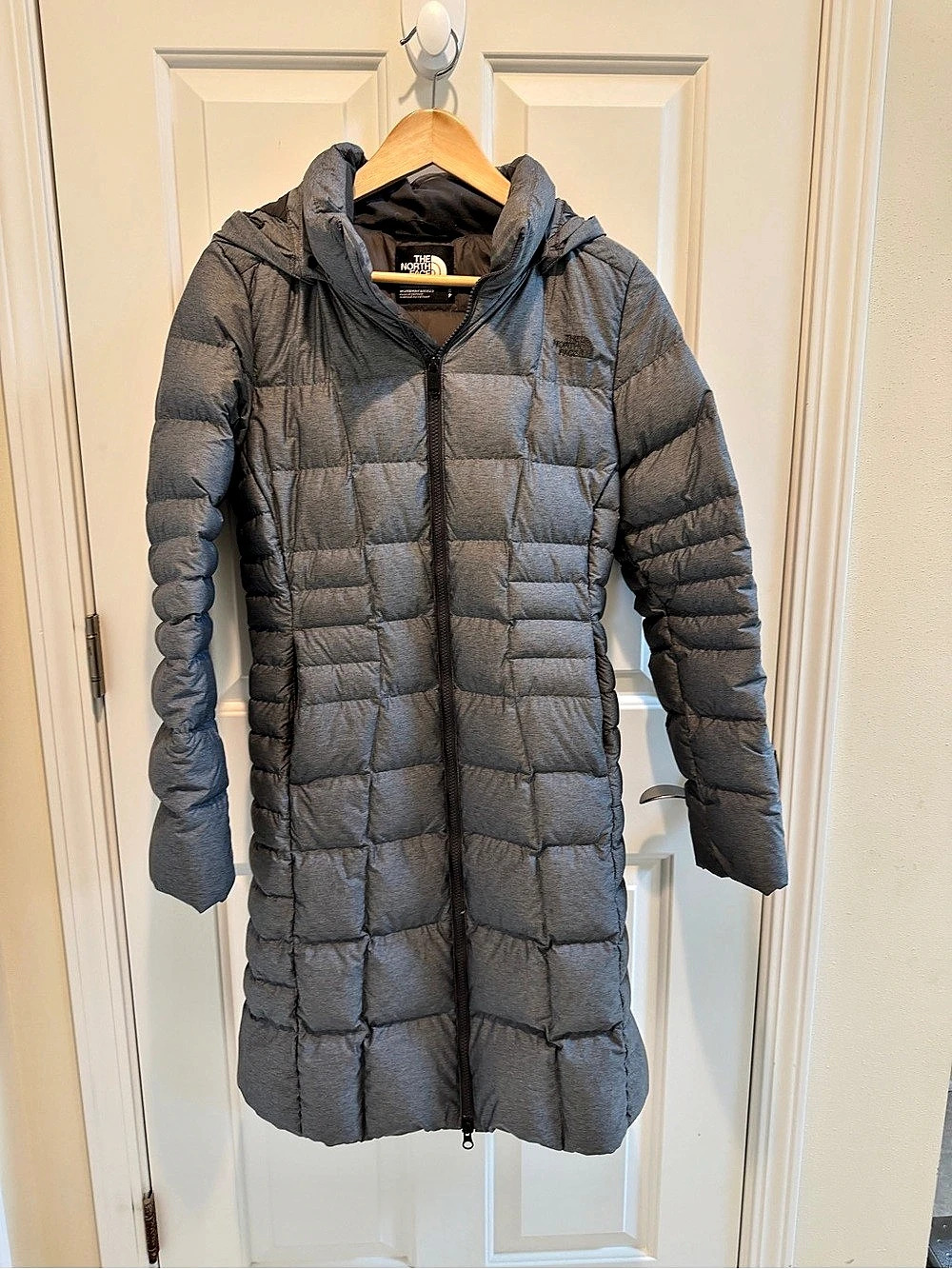 The North Face Women'Small Metropolis Parka Long Puffer Gray Small